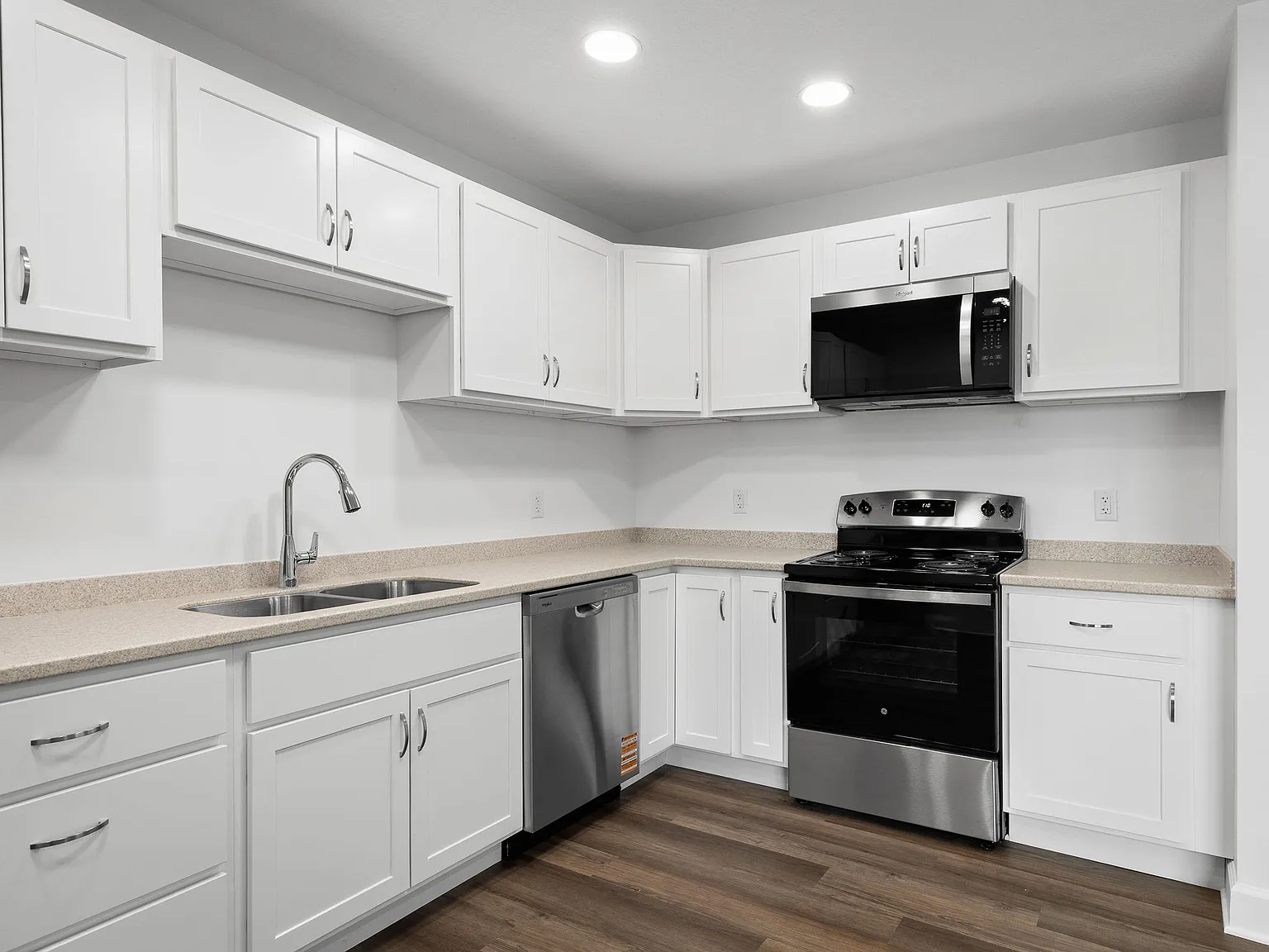 1 bed, 819 sqft, $1,200 — Photo 1