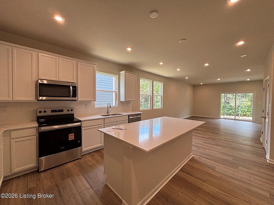 2nd image of 16918 Aiken Ridge Cir