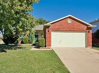 2001 Apple Dr, Little Elm, TX 75068