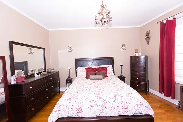 Sold by Re/Max In The City | media 26