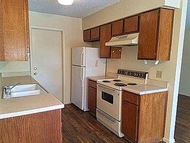 1st image of 2170 Knoll Crest Dr
