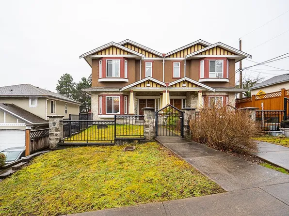 528 16th St, New Westminster, BC V3M 4R3