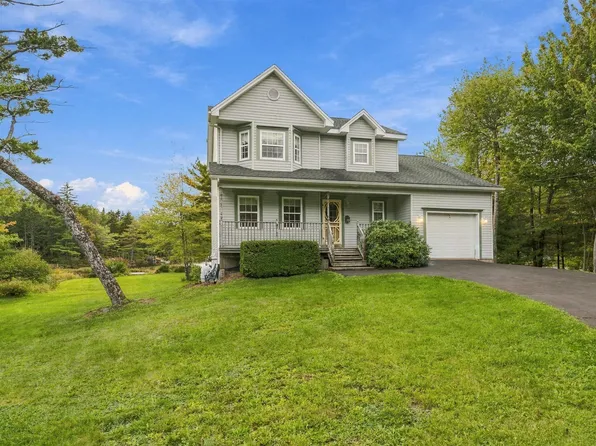 111 Saint George Blvd, Halifax, NS B4B 1K7