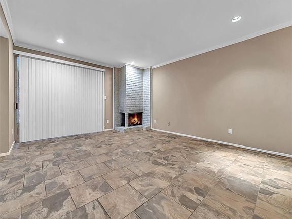4th image of 2147 Lake Village Dr