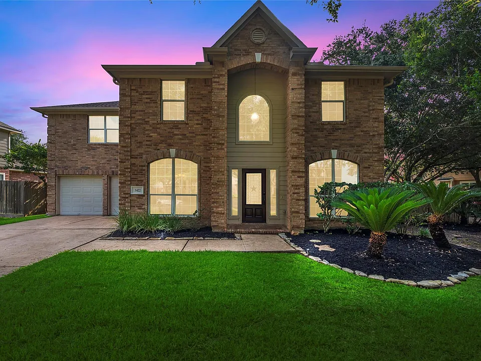 3422 Powell Way