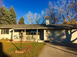 2233 Fallcreek Ct, Grand Forks, ND 58201