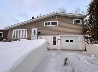 405 Hillcrest Dr, Minot, ND 58703