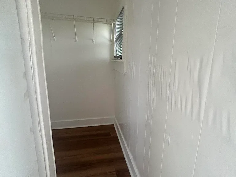 25 SW 10th St #8 — Photo 3
