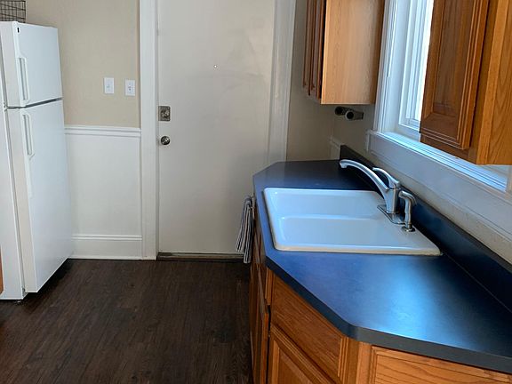 3rd image of 101 Dean St NE #1