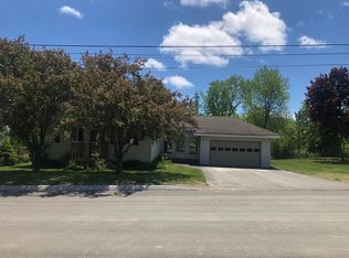 20 Palm St, Baileyville, ME 04694