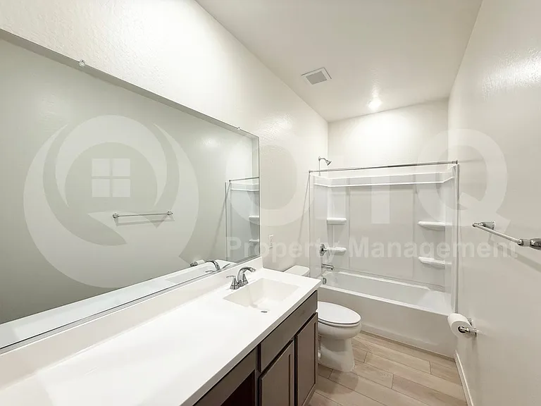 2980 E Augusta Ave — Photo 13
