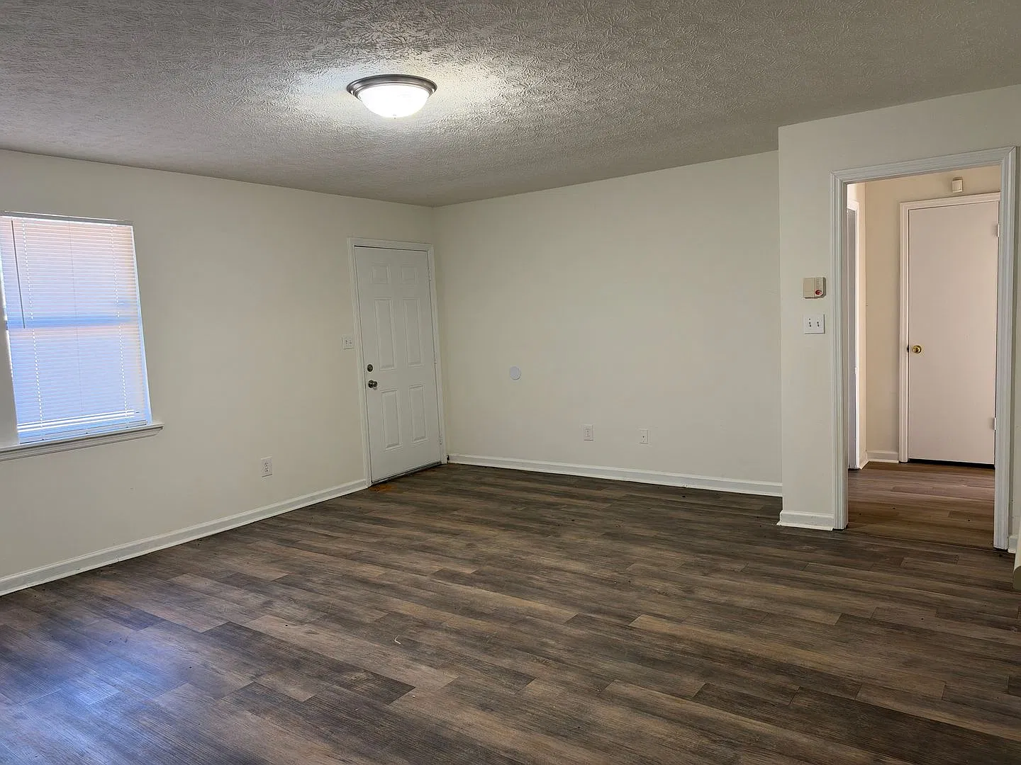 121/123 Deer Creek Ct — Photo 4