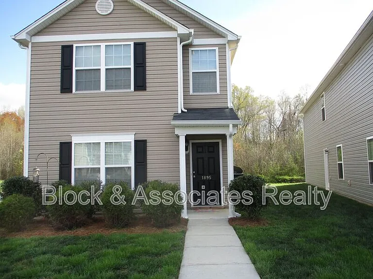 1895 Park Meadow Cir — Photo 2