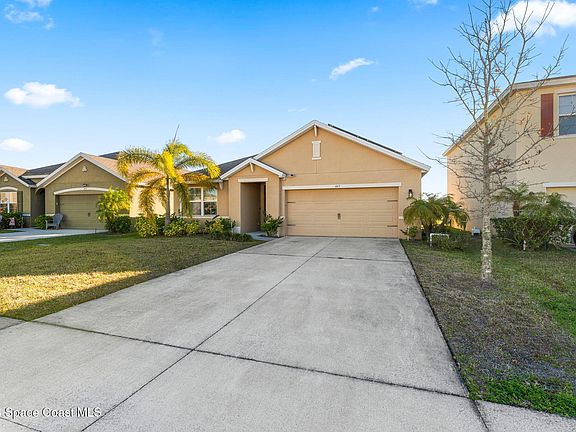 2nd image of 447 Moray Dr SW
