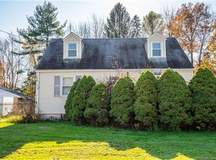 7 Bellflower Rd, Windsor, CT 06095