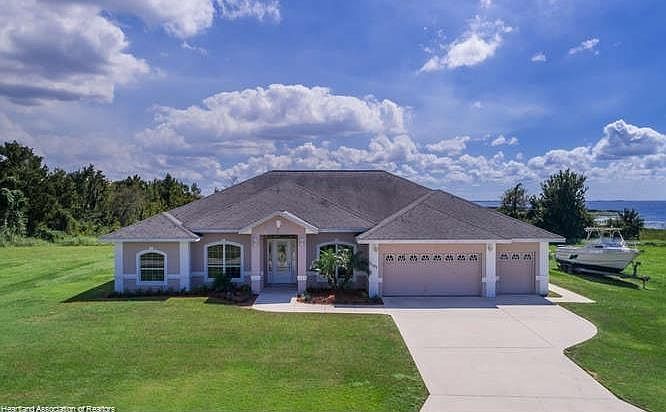 1st image of 1101 Lakeside Way