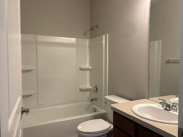 582 Ivyland St — Photo 12
