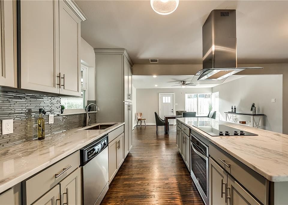 1st image of 2202 Forest Oaks Dr