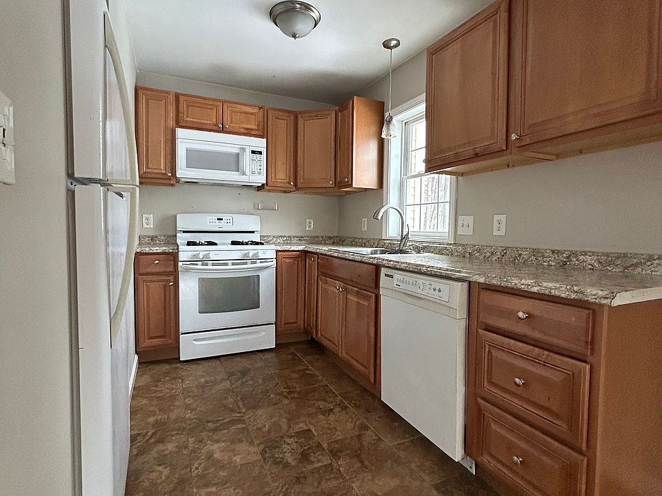 1st image of 37 Courtland St #Ee