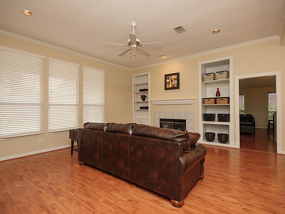 3rd image of 322 Morning Dove Dr