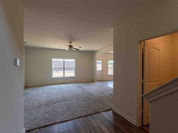 5th image of 2014 Pondera St