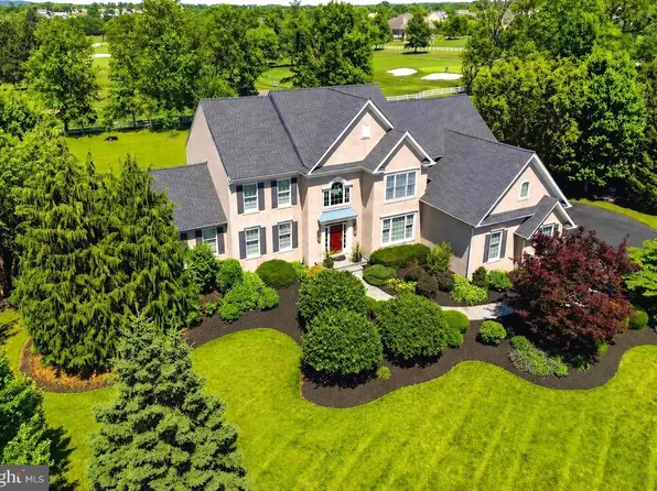 583 Oakmont Dr E, Telford, PA 18969