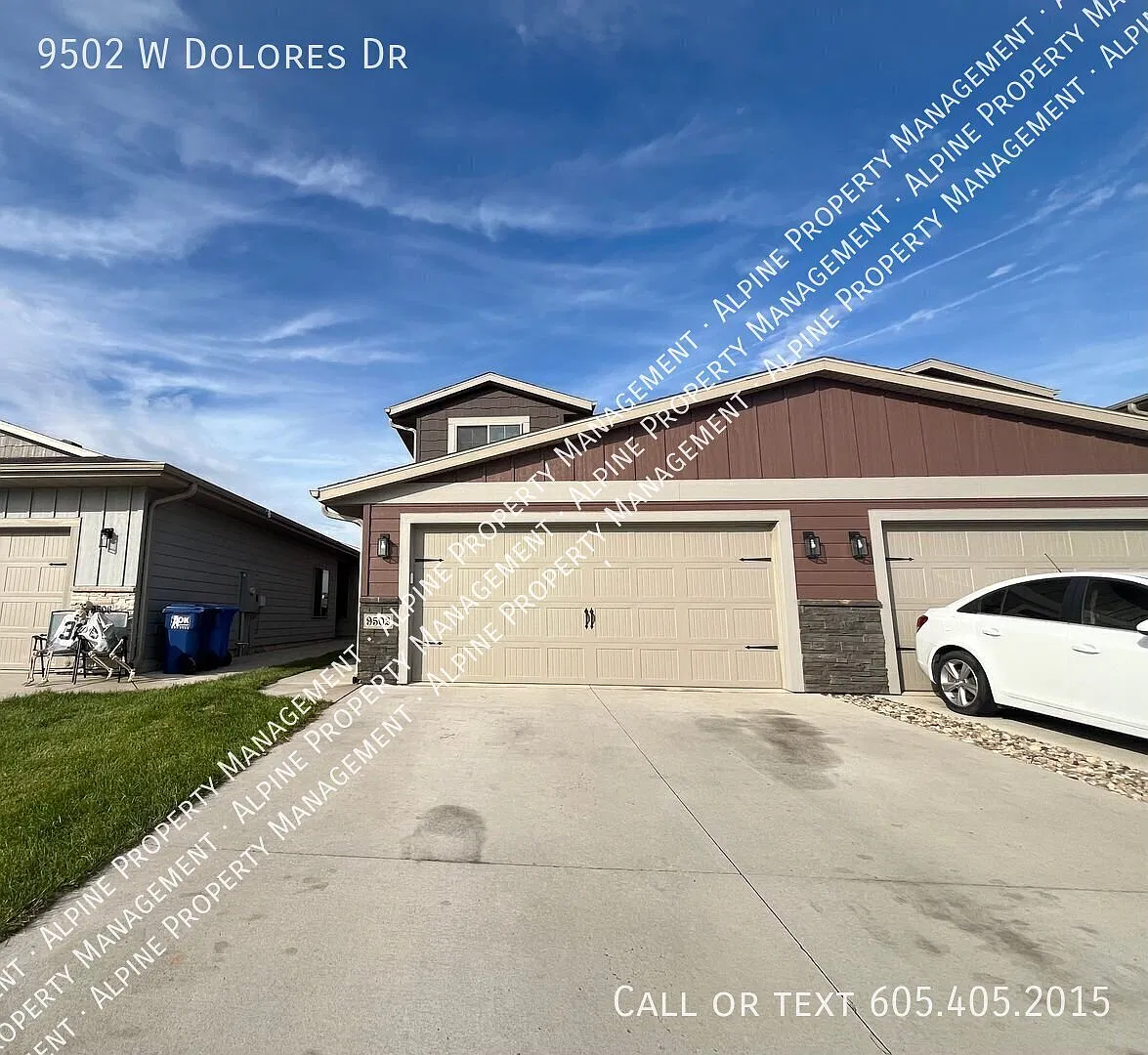Newly Built 3 Bed/2.5 Bath Twinhome! — Photo 1