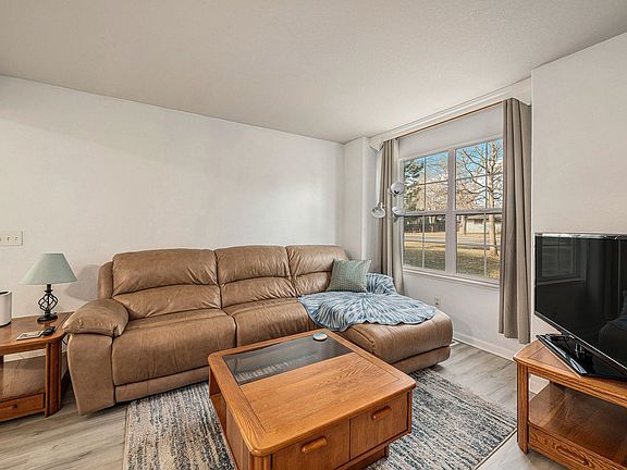3rd image of 844 Apex Dr Unit F