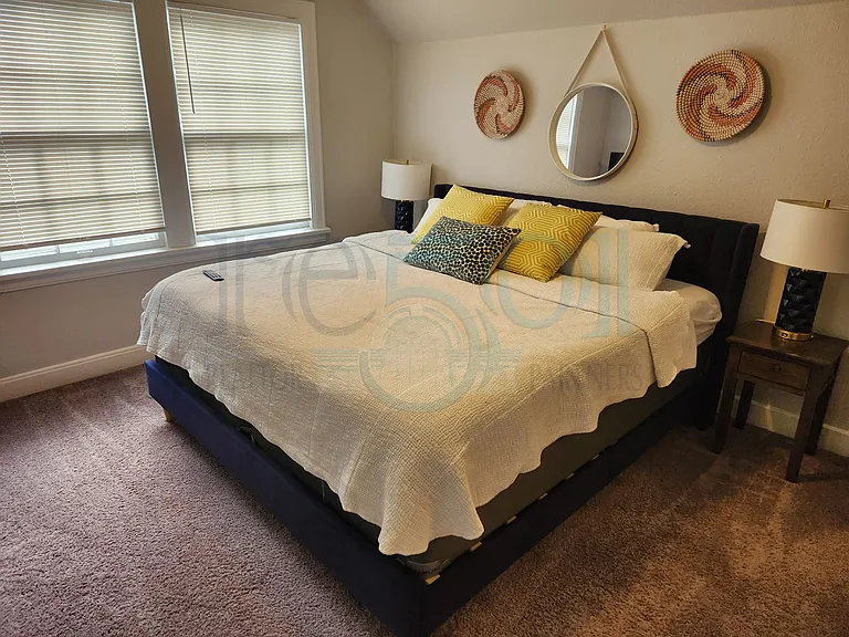 300 S Valentine St #1 — Photo 15