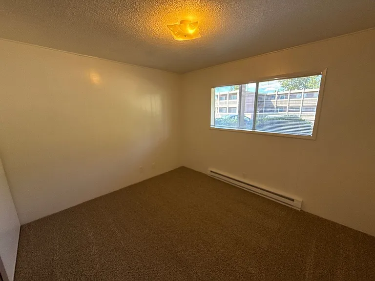 550 SW Levens St #21 — Photo 7