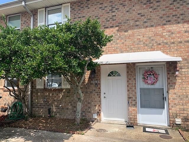 1st image of 109 River Point Dr