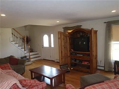 Open floor plan and high ceilings