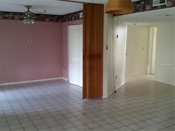 5th image of 5927 Village Cir #5927