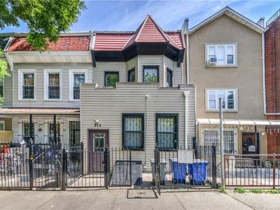 313 E 169th Street, Bronx, NY, 10456