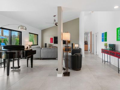 1566 S Farrell Dr, Palm Springs, CA, 92264