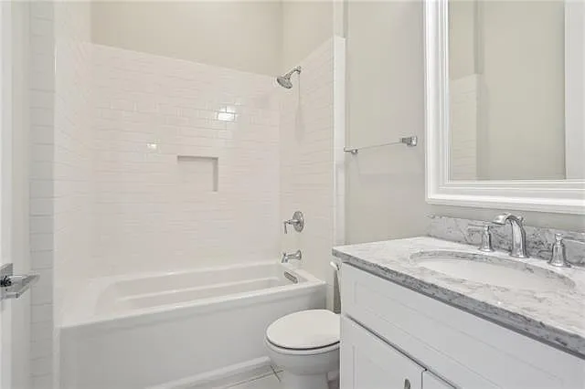 2328 Valence St #UPPER — Photo 19