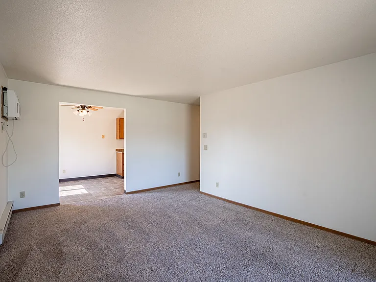 Fargo, ND Southview Village Apartments | Living