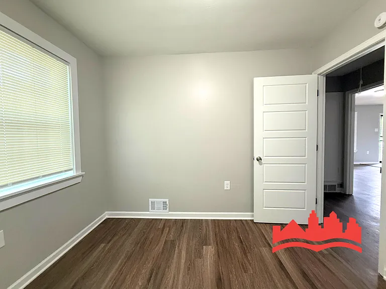 3521 Steele St — Photo 10