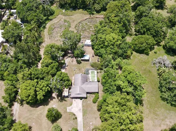 17830 Simmons Rd, Lutz, FL 33548