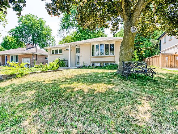5th image of 64 Hawkridge Ave