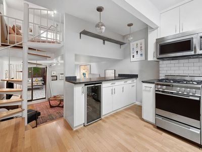 211 Thompson St #GLD, New York, NY, 10012