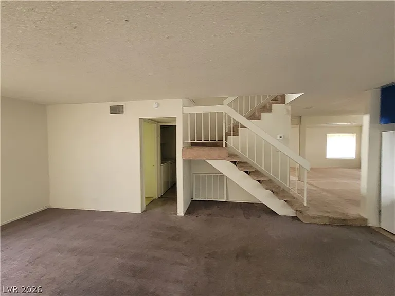 4760 Woodridge Rd — Photo 38