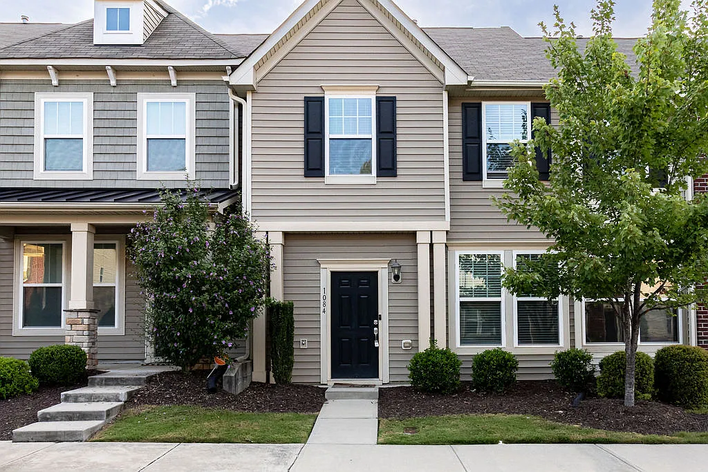 3 bed, 2.5 bath, 1500 sqft, $1,800 — Photo 1