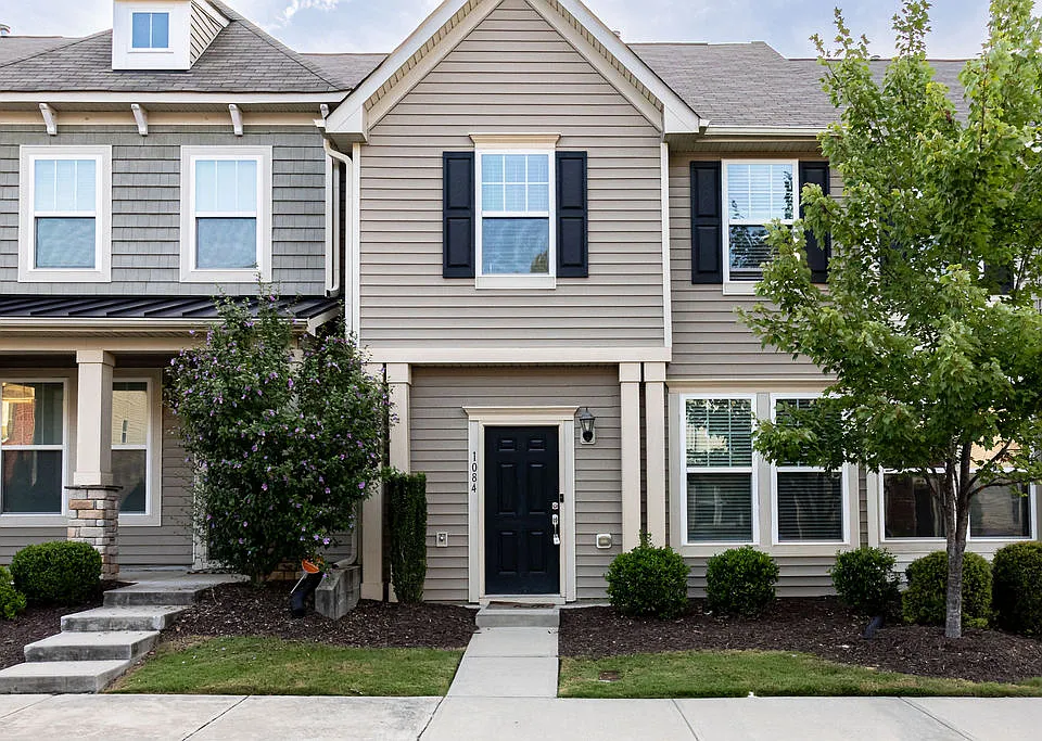 1084 Kenross Dr