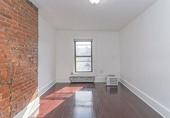 2nd image of 1004 Bergen St #4