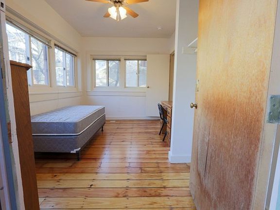 4th image of 110 W Gilman St #F1aee373d