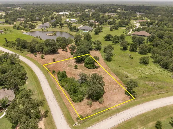 9933 Chelsea Dr, Iola, TX 77861