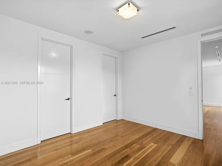 125 Hampton Ln — Photo 47