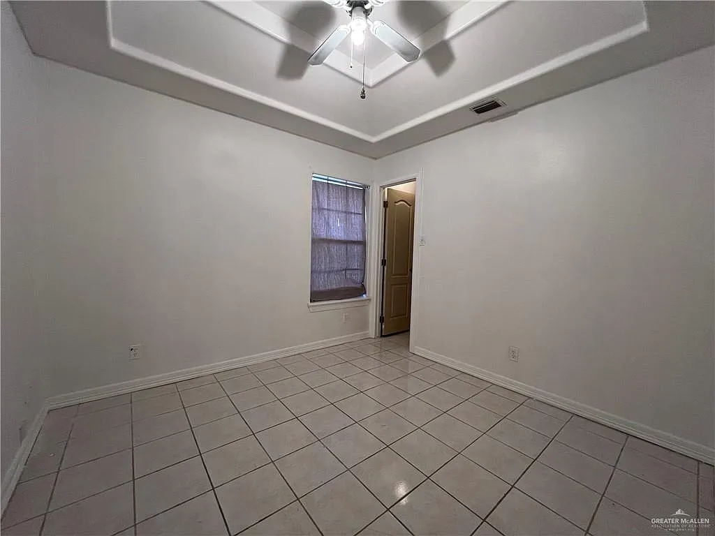 4 bed, 2.5 bath, 1489 sqft, $1,500 — Photo 4