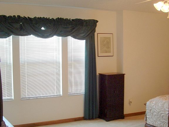 5th image of 4829 Briargrove Dr